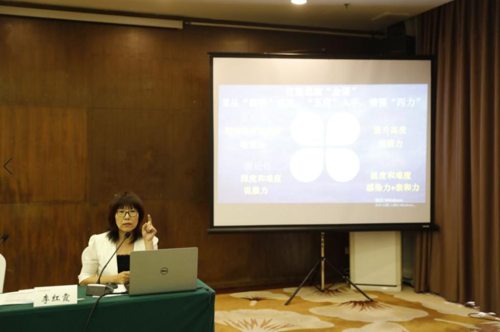 105af1a8b09e4f28a92f60de23e7242e