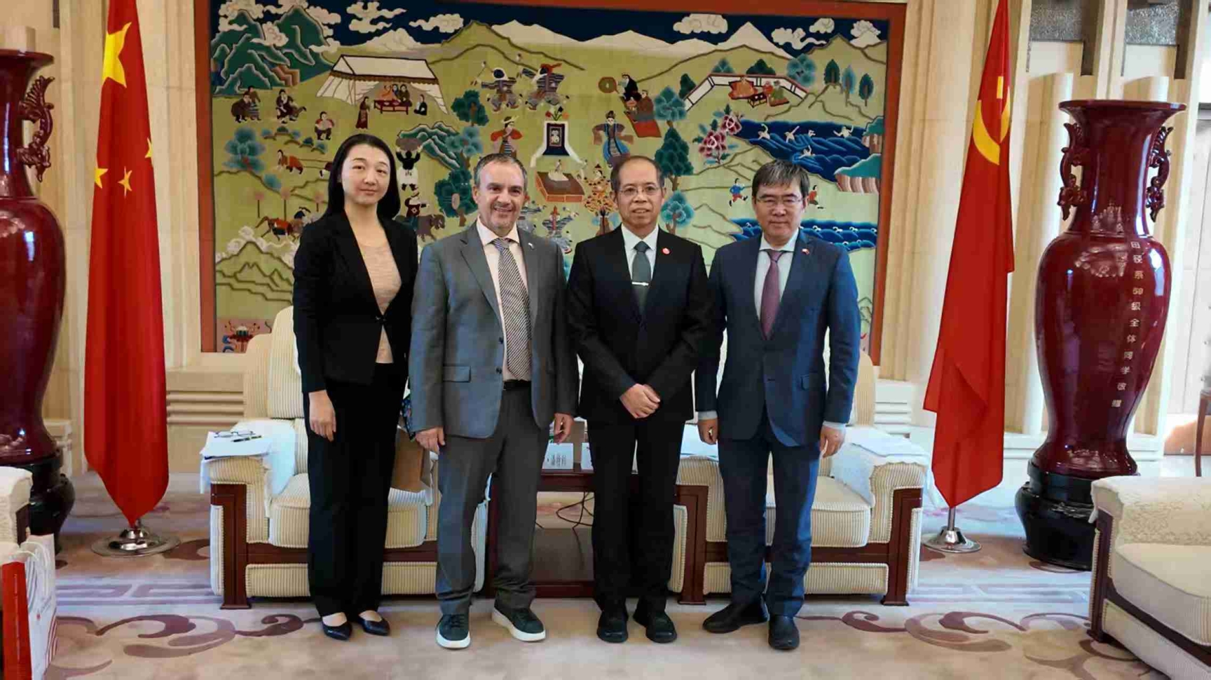 ecdbd97b5d1049feac80c2de1be7fa9e